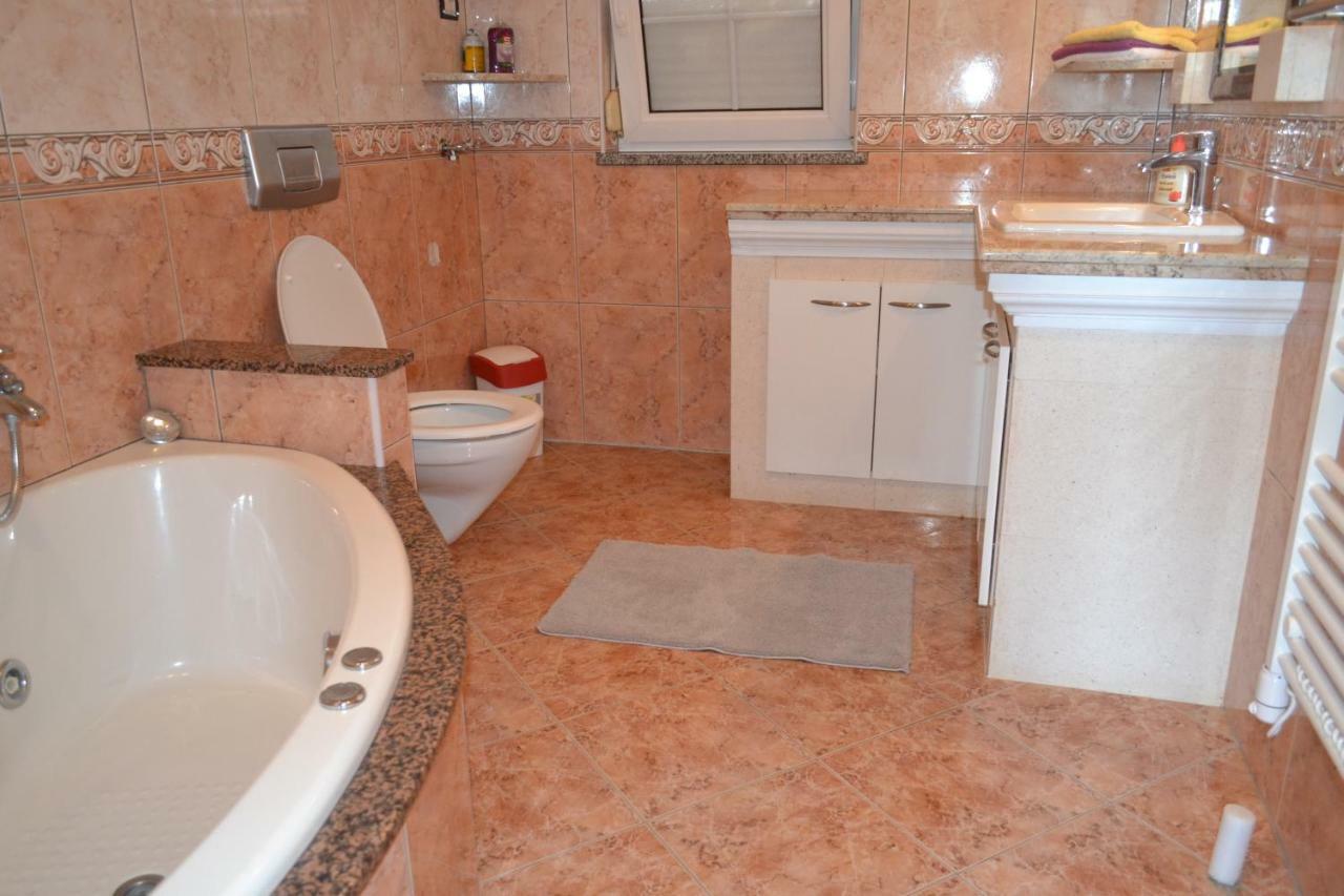 Apartman Ika Umag Exterior photo